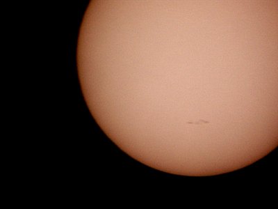 Fotografie der Sonne durch das 'Baumarkt-Teleskop'
